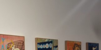 Invitación a la inauguración de la muestra DIFERENTE